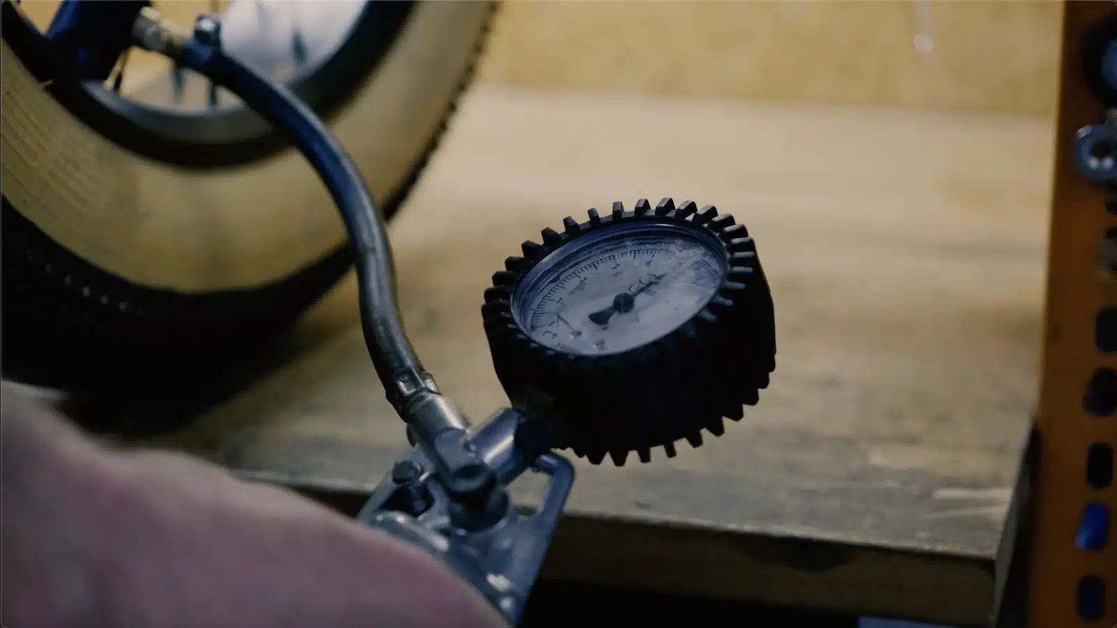 Pression pneu velo electrique