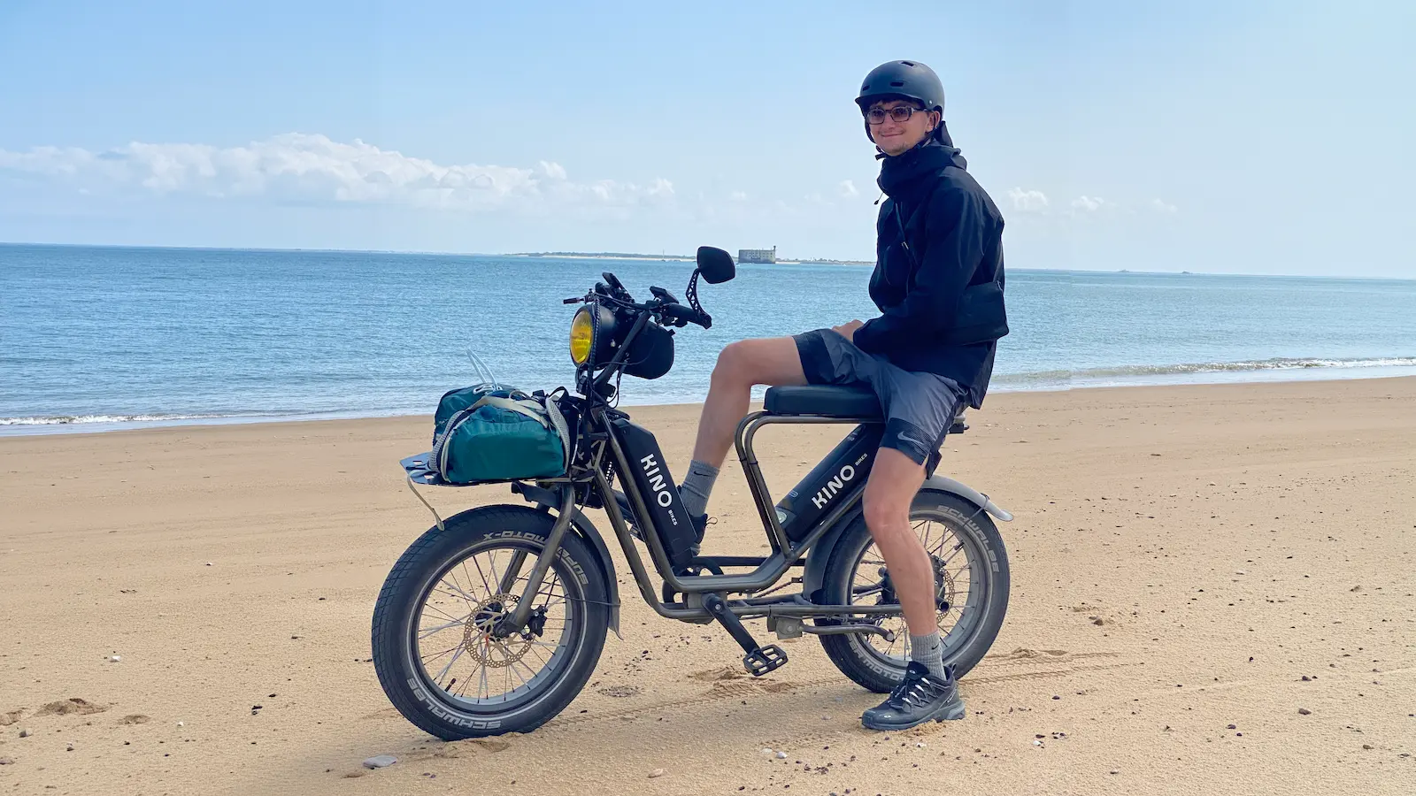 beach cruiser electrique bolide sur plage